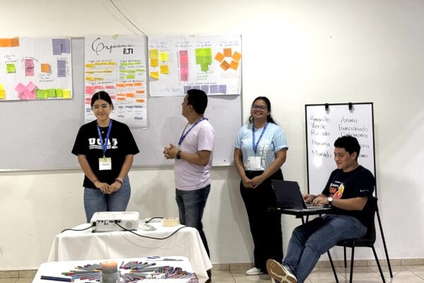 exponiendo exponiendo