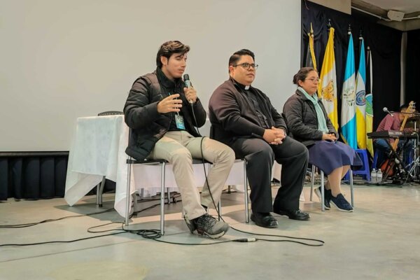 8e8ad19c-28ee-437e-a39a-7261ded8aabc 8e8ad19c-28ee-437e-a39a-7261ded8aabc